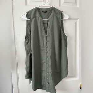 Torrid Olive Green Sleeveless Button-Down Top Size 00